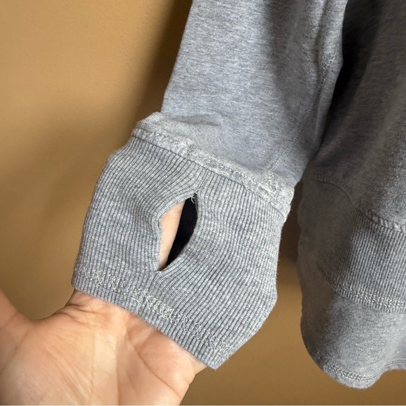 Nanette Lepore Heather Gray Cut Out Twist Women's Blouse Size Medium - Picture 2 of 10